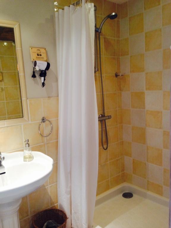 Le Vieux Chateau Leynes Ngoại thất bức ảnh